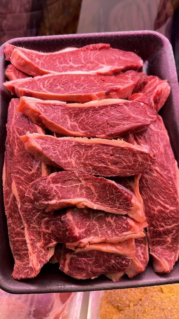 Carne de res premium cortada en filetes
